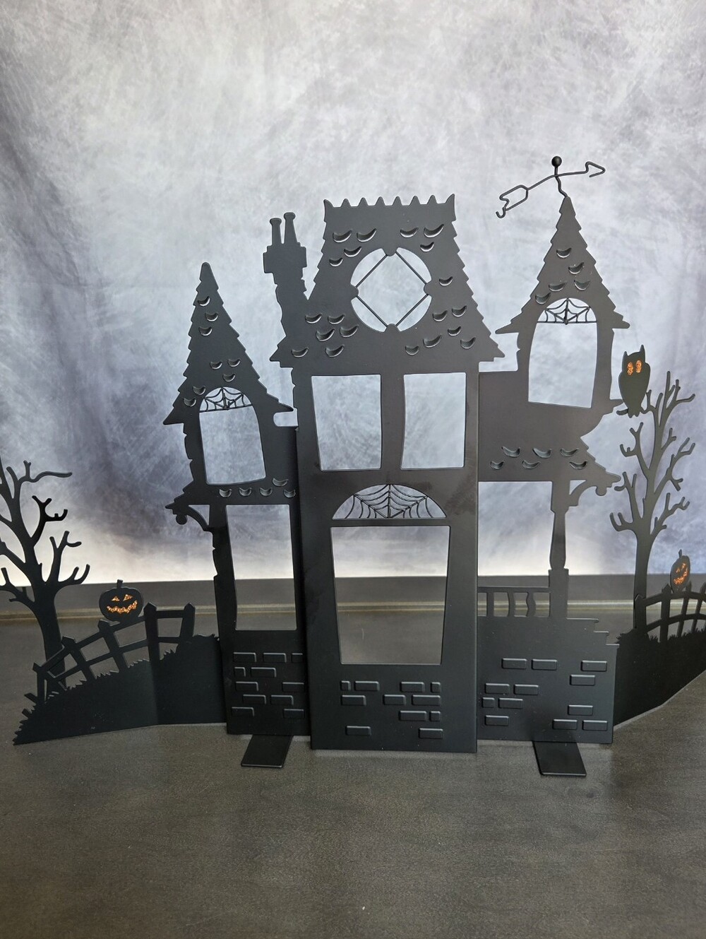Hallmark Halloween Metal Silhouette Haunted House Decor Tabletop ShadowLight NIB